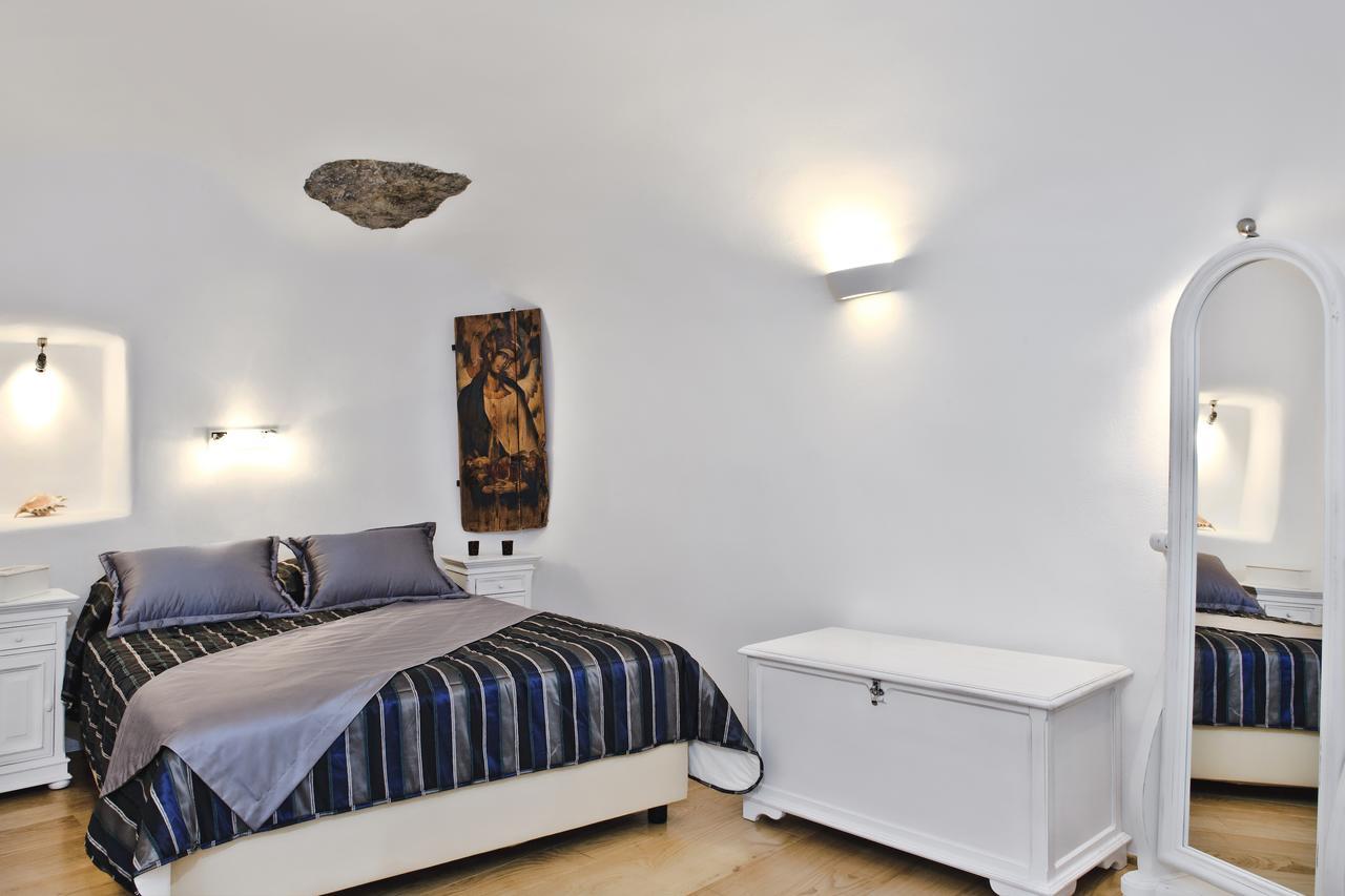 Anemomilos Oia Room photo